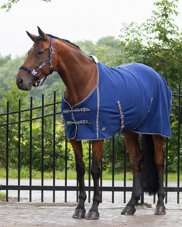 QHP Fleecedeken New Basic met kruissingels