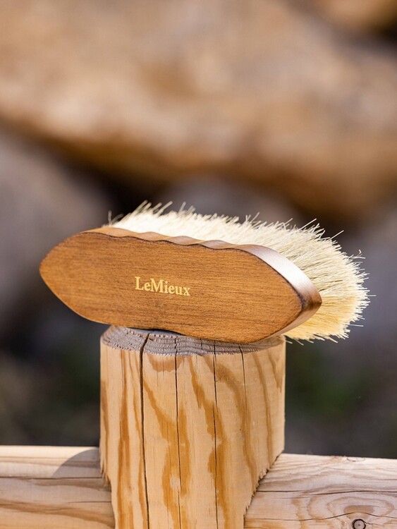 LeMieux Artisan Deep Clean Dandy Borstel