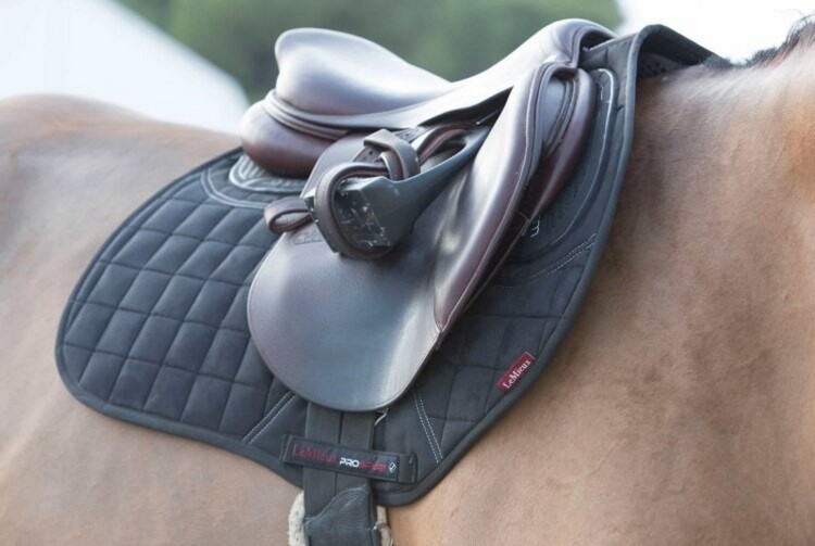 LeMieux Zadeldek X-Grip Twin Sided EuroJump Square