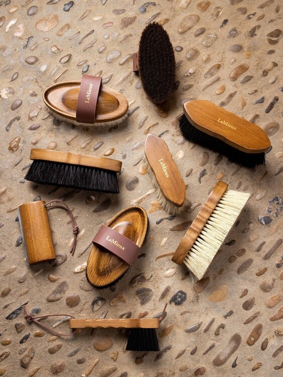 LeMieux Artisan Soft Goats Hair Borstel